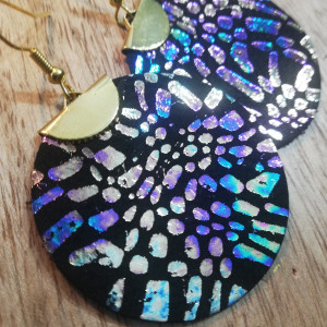 Kolczyki z włoskiej skóry oraz stali chirurgicznej koła