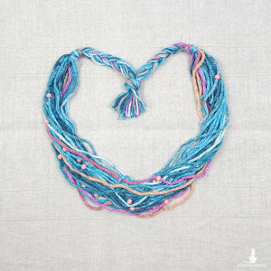 5766 błękitny, długi, lekki naszyjnik