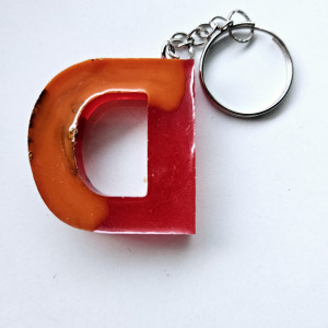 Brelok literka  D ŕóżowa I pomarańczowa