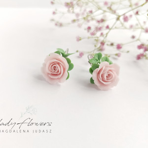 Kolczyki z pastelowymi różami