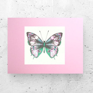 retro plakat A4, obraz z motylkiem, różowy plakat A4, pastelowy plakat 21x30, vintage obrazek A4, motylek plakat na ścianę, plakat z motylem