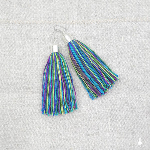 6024 kolorowe kolczyki chwosty