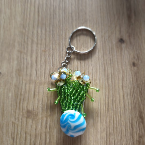 Brelok z haftu koralikowego kwiat kaktus w doniczce