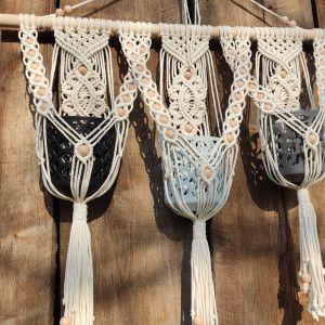 Makramowy kwietnik w stylu Boho na trzy donice