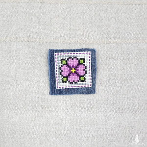 6240 haftowana broszka, przypinka; kwiatek; kwiatowa broszka