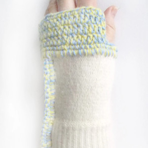 ocieplacze na ręce, wełniane mitenki, pastelowe mitenki, rękawiczki mitenki, kremowe mitenki, ciepłe mitenki, mitenki z wełny,prezent dla dziewczyny, prezent dla kobiety