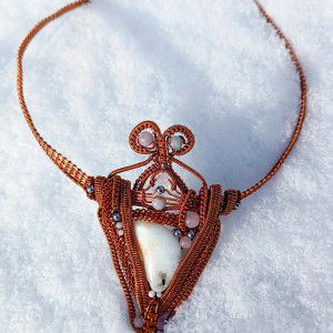 Kolia z opalem i innymi kamieniami naturalnymi, wirewrapping, regulowana