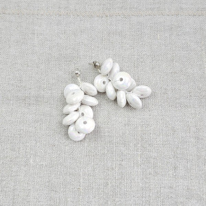 6377 białe, duże kolczyki; akrylowe duże kolczyki;