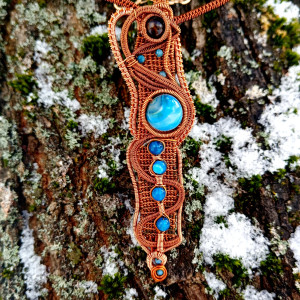 Kolia z agatami, apatytami i tygrysim okiem, oprawa miedziana, wirewrapping