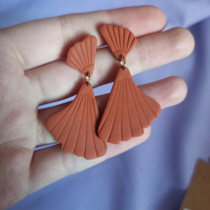 Kolczyki z gliny polimerowej liść miłorzębu japońskiego