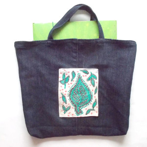 mocna torba na zakupy, ciemna torba zakupowa, czarna torba do ręki, eko torba A4,  fajna shopperka A4, szoperka z dżinsu, czarna torba z listkiem, liść torba zakupowa,eko szoperka z materiału