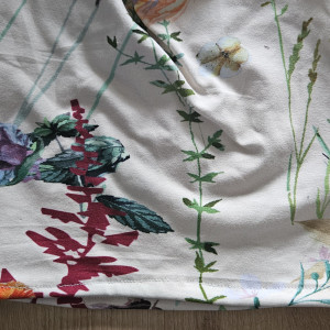 Czapka w kwiaty i liście botaniczna