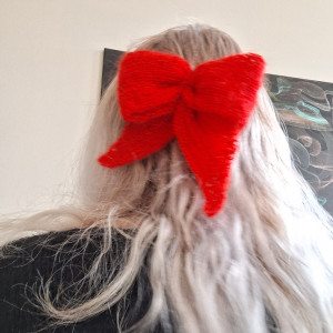 Dzianinowa kokarda do włosów