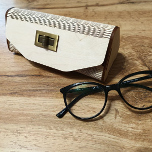Drewniane etui na okulary