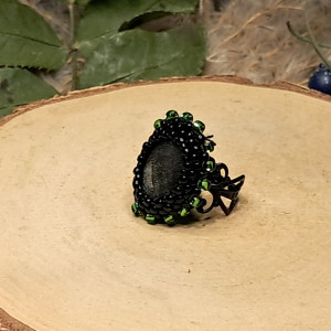 Lucy - owalny pierścionek z koralików