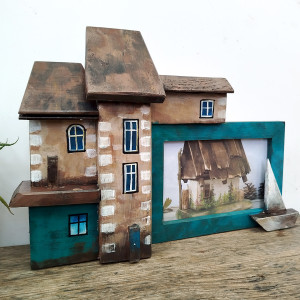 Drewniana, turkusowa ramka na zdjęcie - W starym porcie