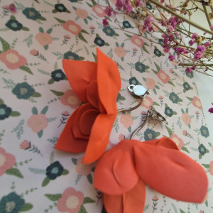 klipsy malinowe kwiaty leciutkie