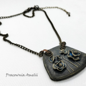 polymer clay maki wisior na łańcuszku