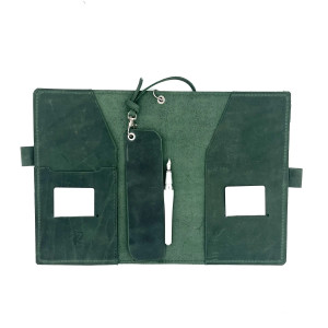 Zielona okładka, notes skórzany formatu A5..