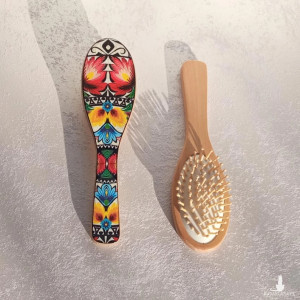 Drewniana szczotka do włosów z folkowym kolorowym wzorem, Pomysł na prezent na urodziny rocznicę dla dziewczyny, akcesoria do włosów w stylu etno boho hippie folk