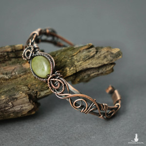Bransoletka miedziana elficka wire wrapping z oliwinem
