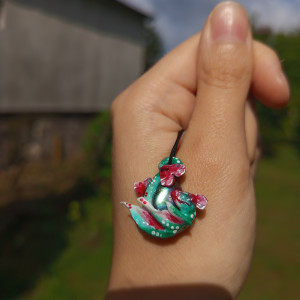 Naszyjnik małego smoka z labradorytem, idealny na prezent, magia fantasty