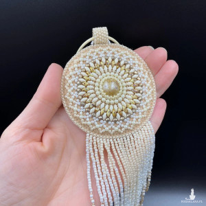 MEDALION Z FRĘDZLAMI - kremowy, beżowy #892