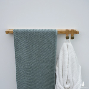 Rustykalny Dębowy Wieszak na Ręczniki z Haczykami