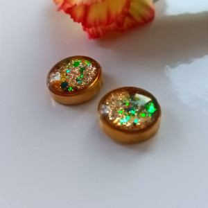 Zielone złote kolczyki, wyjątkowy dodatek, żywica