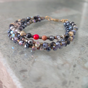 Bransoletka Kryształki Szklane z Małym Czerwonym Akcentem