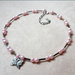 Naszyjnik z motylem, różowy choker