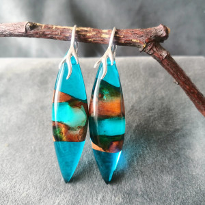 Kolczyki z drewna i żywicy