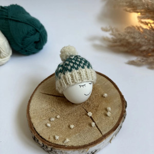 Czapeczka z pomponem na jajka wielkanocne - 1 szt.