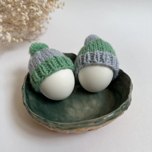 Czapeczki z pomponami na jajka wielkanocne - zestaw 2 szt.