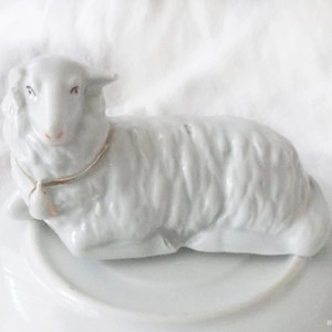 vintage ozdoba do domu, retro figurka owieczki, retro porcelana, retro figurka, vintage porcelanowa figurka, owieczka figurka z porcelany- bez uszka