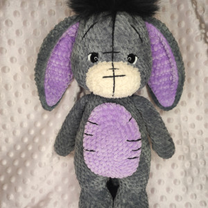 Maskotka osiołek na szydełku