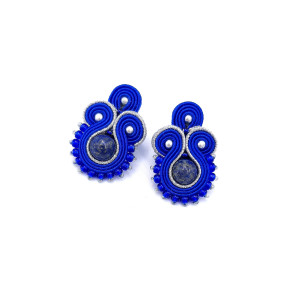 „Emi” kolczyki sutasz sztyfty małe niebieskie z kulkami lapis lazuli