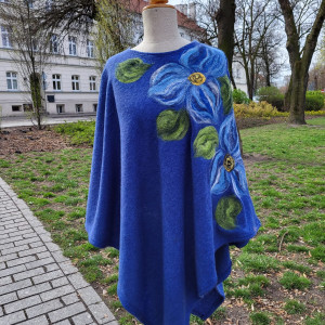 poncho z dzianiny wełnianej granat