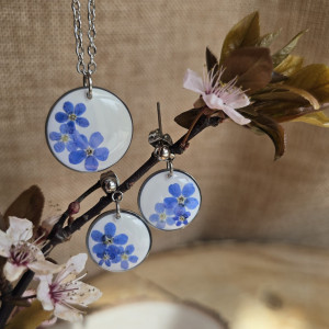 Komplet kolczyki srebrna zawieszka srebrny wisiorek wisior naszyjnik żywica kwiaty z prawdziwymi kwiatami niezapominajki