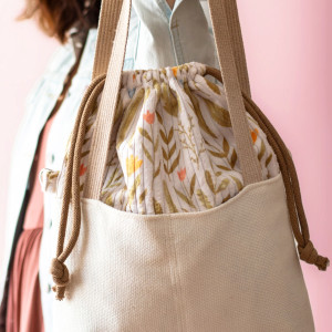 Torba z kominem do wózka ze sztruksu w kwiaty