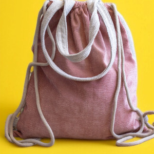 Różowa pleck torba 2w1 z cienkiego sztruksu