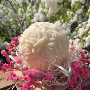 Naturalna świeca z wosku sojowego z aromatem wanilii francuskiej.