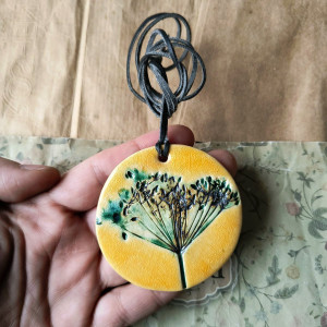 Wisior słoneczny z koprem