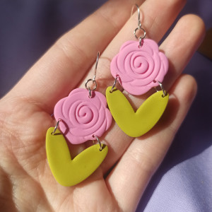 Kolczyki z gliny polimerowej róża