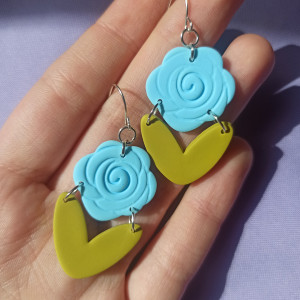 Kolczyki z gliny polimerowej róża