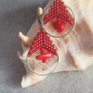 Czerwone kolczyki z koralem