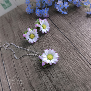 Komplet biżuterii ze stokrotkami