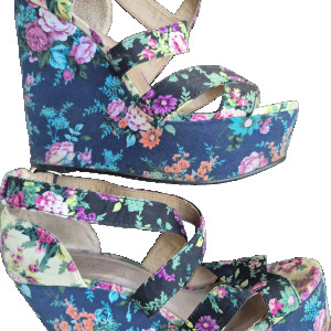 buty sandały na koturnach kolorowe w kwiaty