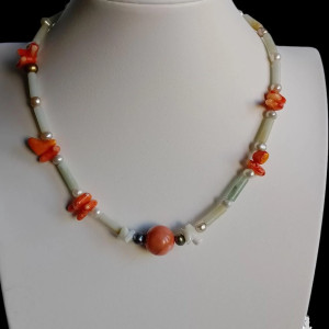 Naszyjnik perłowo - koralowy