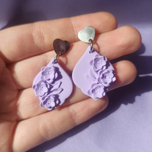 Kolczyki z gliny polimerowej monochromatyczne kwiaty